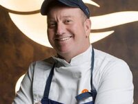 Γελάει ο Μποτρίνι με τον 19χρονο που κατ...