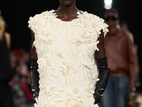 Cloud Dancer: Λευκό και no color το «Χρώ...