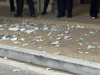 Λάμπες, πιάτα και δυναμιτάκια- Η Πάτρα γ...