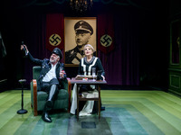 O διευθυντής της δραματικής του ΔΗΠΕΘΕ Π...