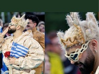 Τα labels των looks του Akylas στη σκηνή...