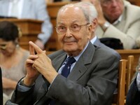 Πάτρα: Πέθανε ο Αλέκος Καπερώνης, Διευθυ...