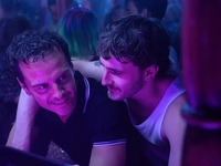 "Άγνωστοι Μεταξύ μας": Μία ται...