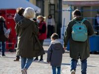Επίδομα παιδιού Α21: Τη Μεγάλη Πέμπτη η ...