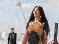 Σαν και σένα καμιά: Μια καθηλωτική Ναόμι...