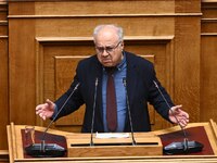 Το ΠΑΣΟΚ διέγραψε τον Παναγιώτη Παρασκευ...