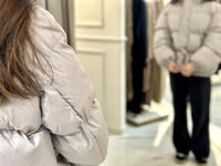 Γιατί οι έφηβοι δεν φορούν μπουφάν στο κρύο 