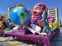 Πάτρα: "Απόβαση" αρμάτων στην ...