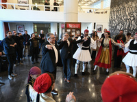 Χριστουγεννιάτικα κάλαντα και γλέντι στο...