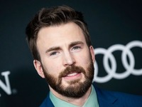 Ο Captain America Κρις Έβανς κατά Ντόναλντ Τραμπ