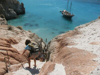 Η ελληνική παραλία που κολυμπάτε με δική...