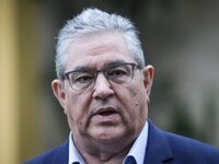 ΚΚΕ: Τα επαναλαμβανόμενα κάθε τρεις και ...