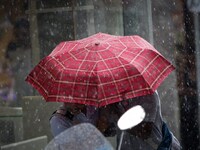 Ξεκίνησε η επέλαση της κακοκαιρίας από Ι...