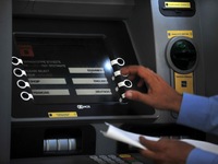 «Οδηγός» επιδομάτων: Πότε θα δοθούν - ΒΙΝΤΕΟ