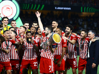 Ολυμπιακός: Οι διάσημοι που έδωσαν το πα...