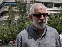 Πέτρος Φιλιππίδης: Με χειροπέδες οδηγείτ...