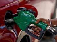 Καύσιμα: Γιατί δεν πέφτουν οι τιμές – Τι...