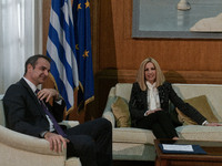 Σε εξέλιξη η συνάντηση του πρωθυπουργού ...