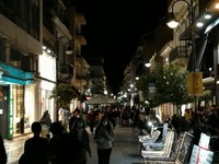 Ουρές για ψώνια πριν το lockdown στο κέν...