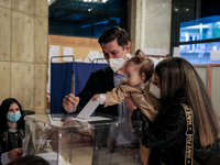 Εκλογές ΚΙΝΑΛ: Ψήφισε και ο Παύλος Χρηστ...