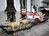 Πάτρα: Ο Άι- Βασίλης έχει σταθμεύσει στα...