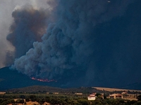 Φωτιά Αλεξανδρούπολη: "Κλείστε πόρτ...