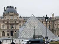 Ληστεία στο Λούβρο: Προφυλακίστηκε 38χρο...