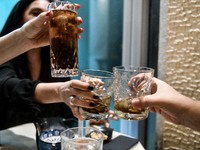 Νέες «ελευθερίες» ακόμα και στις «κόκκιν...