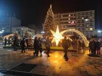  Η Πάτρα γιορτάζει...Χριστούγεννα είναι ...