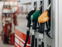 Προς τα 2 ευρώ η βενζίνη