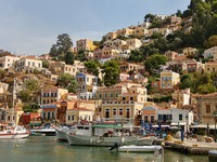 Σύμη - Το νησί που έχει τρελάνει τους Ευ...