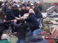 Κατέρρευσαν δύο κτίρια στην Κωνσταντινού...