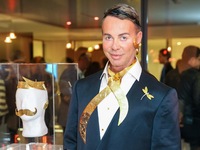 Λάκης Γαβαλάς – Ποια γυναίκα ερωτεύτηκε ...