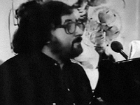 Το σπάνιο βίντεο με τον Θάνο Μικρούτσικο...