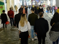 Νέα μέτρα: Έκκληση ειδικών για τήρηση κα...