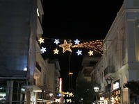 Πάτρα: «Ντύθηκε» Χριστουγεννιάτικα η πόλ...