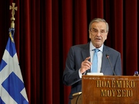 Πυρά Σαμαρά κατά Μητσοτάκη για τα ομόφυλ...