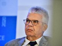 Χαράλαμπος Γώγος: «Οι μάσκες δημιούργησα...