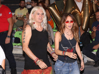 Νίκος Καρβέλας: Δείχνει για πρώτη φορά τ...