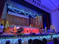 Πολυφωνική Πάτρας: Χριστουγεννιάτικο υπε...