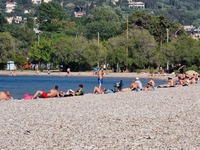 Πάτρα: Με τις πρώτες ζέστες γέμισε η Πλαζ ΦΩΤΟ