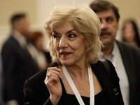 Σία Αναγνωστοπούλου στο κανάλι της Βουλή...