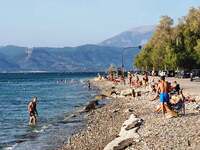 Πάτρα: Γέμισαν τις παραλίες οι Πατρινοί ...