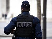 Γαλλία: Αυτοκίνητο παρέσυρε θαμώνες καφε...