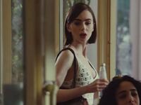 Λίλι Κόλινς: Κυκλοφόρησε το διαφημιστικό...