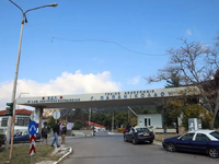 Θεσσαλονίκη: Κουκουλοφόροι εισέβαλαν σε ...