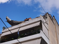 Χαλάνδρι: Έπεσε μπαλκόνι πολυόροφης πολυ...