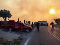 Χίος: Ολονύχτια μάχη με τις φωτιές - Στέ...