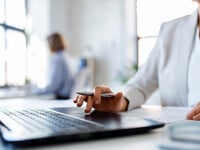 Η αγορά εργασίας στερεύει από ανθρώπινο ...