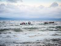 Μυτιλήνη: Εμποδίζουν την αποβίβαση μεταν...